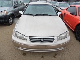 2000 TOYOTA CAMRY LE 4DR GOLD 2.2 AT Z19621